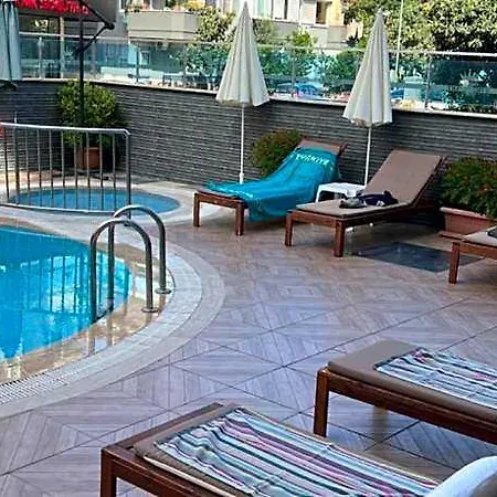 Cleopatra King 4*