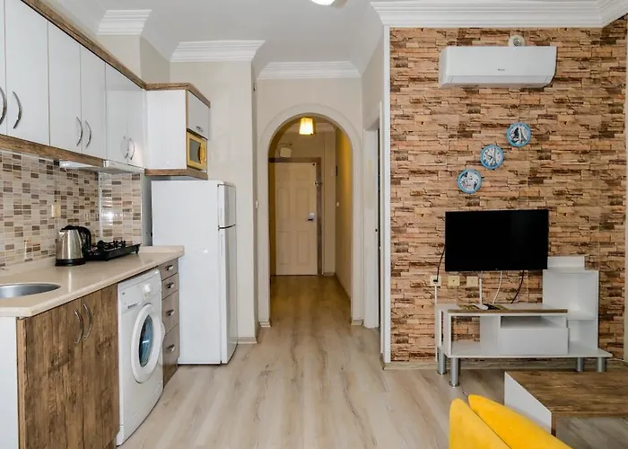 Cleopatra King Aparthotel 4*